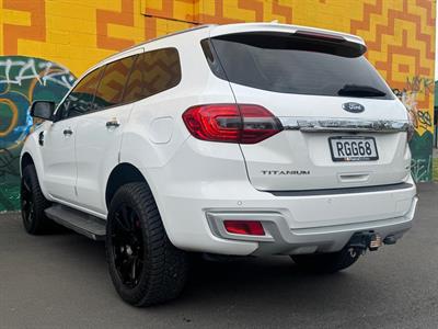2017 Ford Everest - Thumbnail