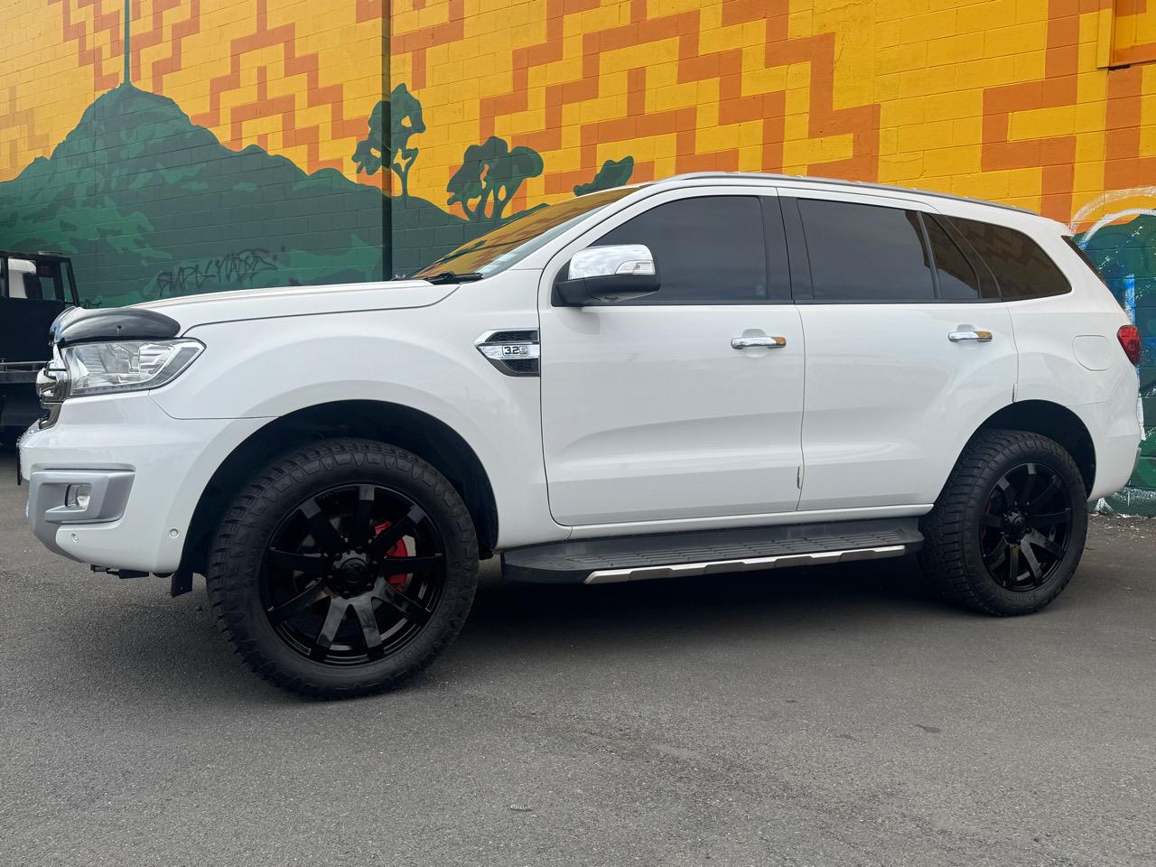 2017 Ford Everest