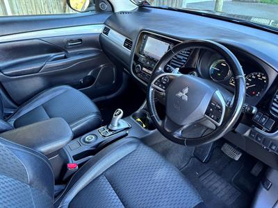 2013 Mitsubishi Outlander - Thumbnail