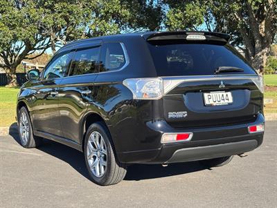 2013 Mitsubishi Outlander - Thumbnail