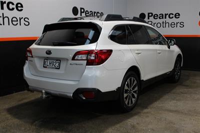 2017 Subaru OUTBACK - Thumbnail