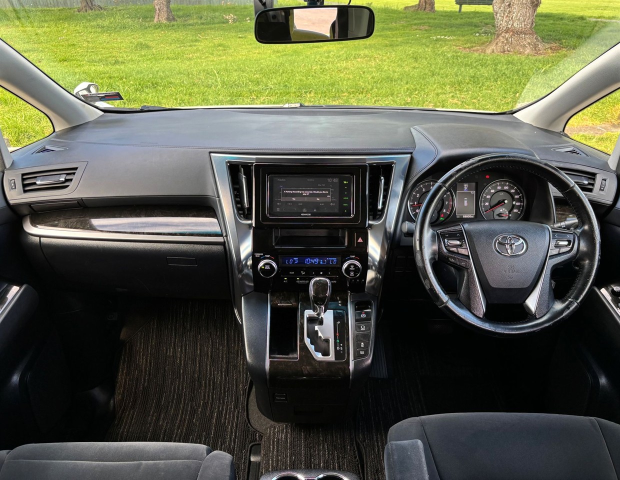 2015 Toyota Vellfire