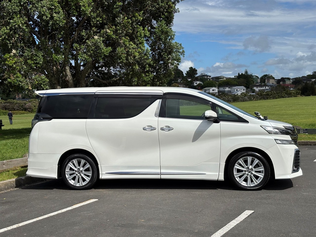 2015 Toyota Vellfire