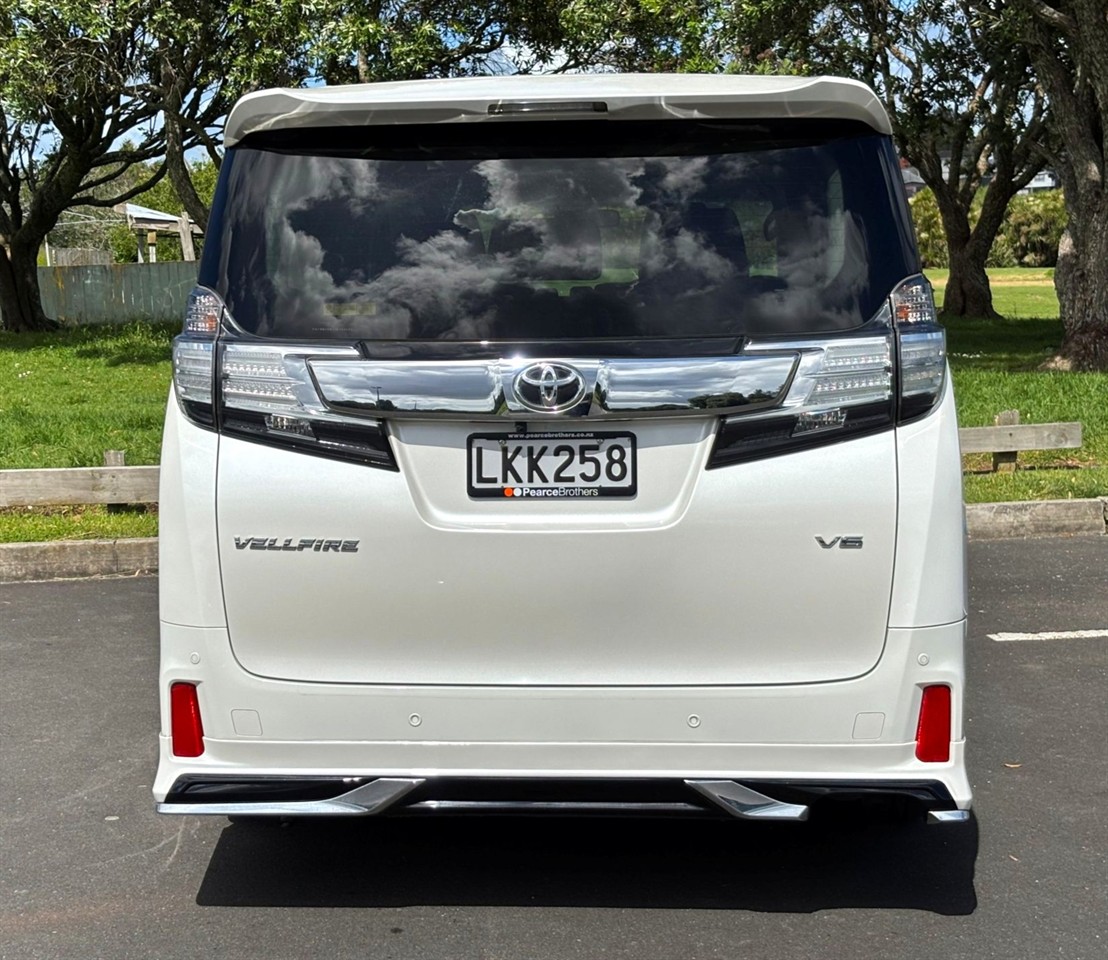 2015 Toyota Vellfire