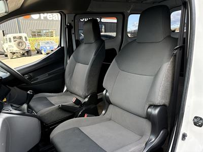 2010 Nissan NV200 - Thumbnail