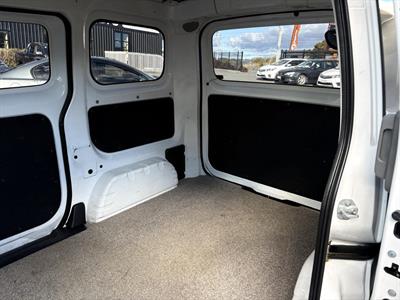 2010 Nissan NV200 - Thumbnail