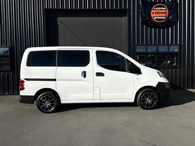 2010 Nissan NV200 - Thumbnail