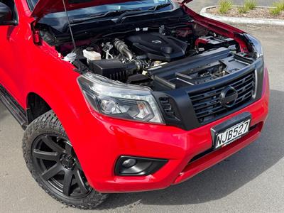 2021 Nissan Navara - Thumbnail