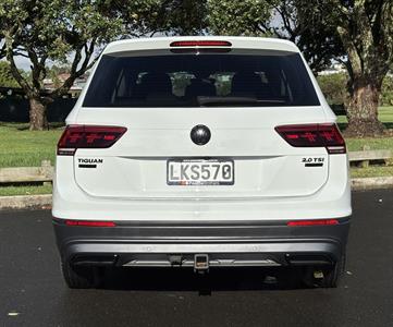 2018 Volkswagen Tiguan - Thumbnail