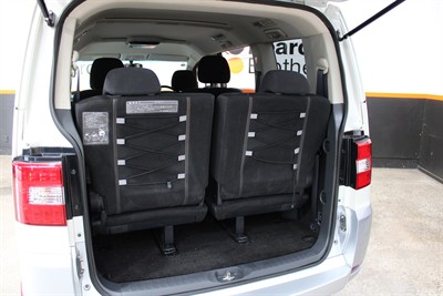 2011 Mitsubishi Delica - Thumbnail