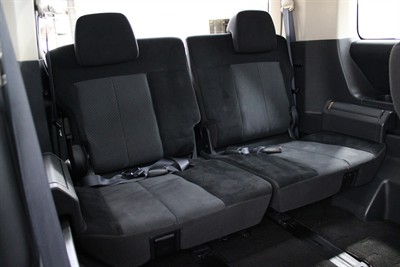 2011 Mitsubishi Delica - Thumbnail