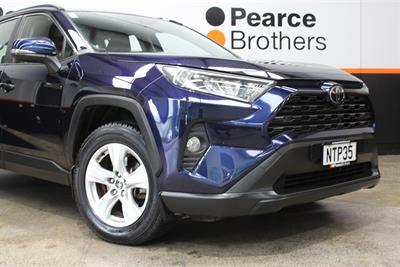 2021 Toyota RAV4 - Thumbnail