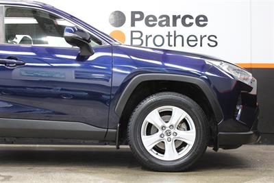 2021 Toyota RAV4 - Thumbnail