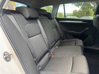 2021 Skoda Superb - Thumbnail