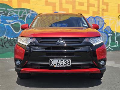 2017 Mitsubishi Outlander - Thumbnail