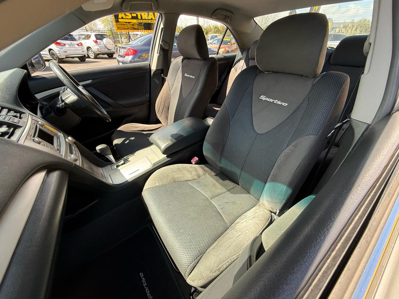 2010 Toyota AURION