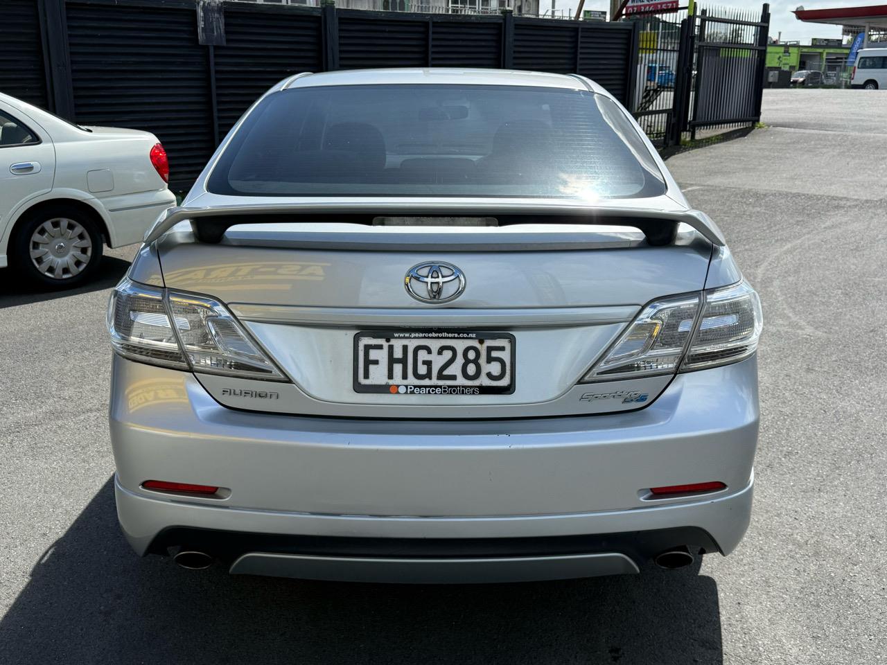 2010 Toyota AURION