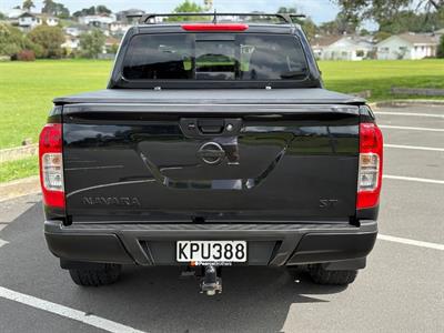 2017 Nissan Navara - Thumbnail
