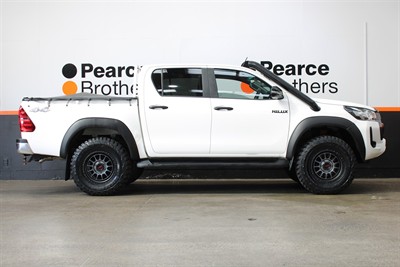 2022 Toyota Hilux - Thumbnail