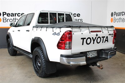 2022 Toyota Hilux - Thumbnail