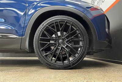 2018 Hyundai Santa Fe - Thumbnail