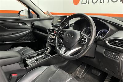 2018 Hyundai Santa Fe - Thumbnail