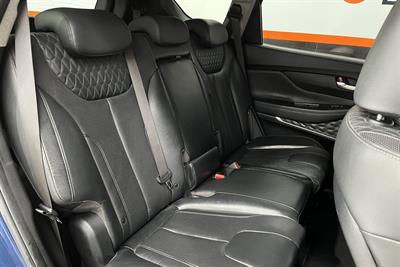 2018 Hyundai Santa Fe - Thumbnail