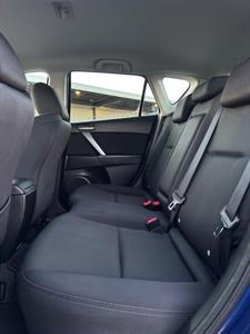 2010 Mazda Axela - Thumbnail