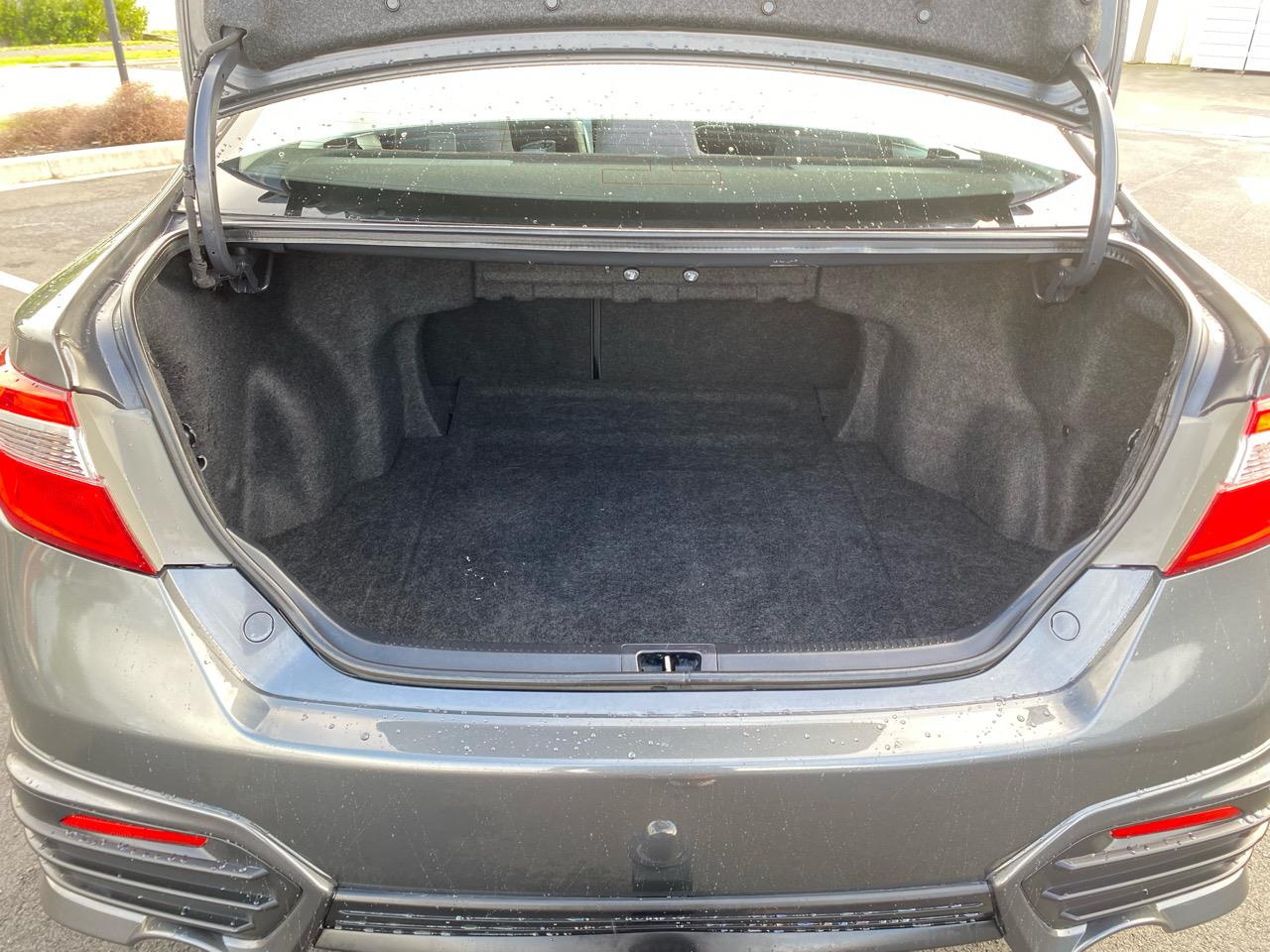 2012 Toyota Aurion