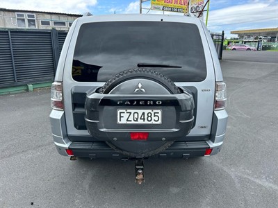 2011 Mitsubishi Pajero - Thumbnail