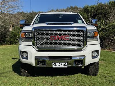 2017 GMC Denali - Thumbnail