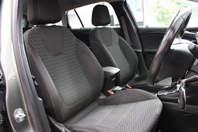 2019 Holden Astra - Thumbnail