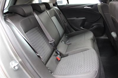2019 Holden Astra - Thumbnail