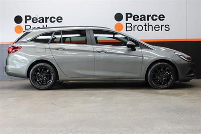 2019 Holden Astra - Thumbnail