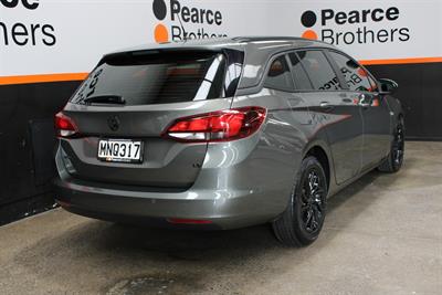 2019 Holden Astra - Thumbnail