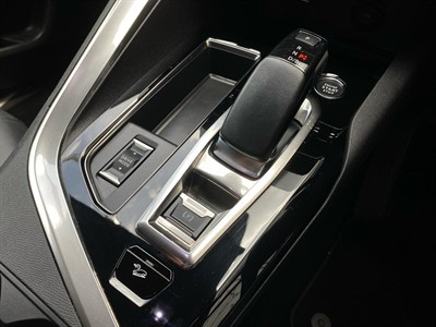 2022 Peugeot 3008 - Thumbnail