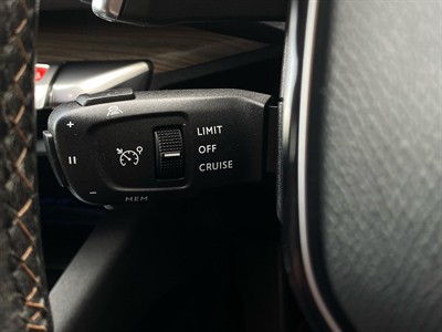 2022 Peugeot 3008 - Thumbnail