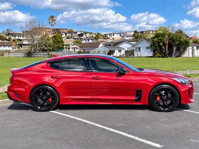 2018 Kia Stinger - Thumbnail