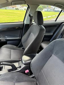 2017 Mitsubishi Lancer - Thumbnail