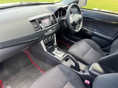 2017 Mitsubishi Lancer - Thumbnail