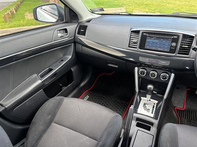 2017 Mitsubishi Lancer - Thumbnail