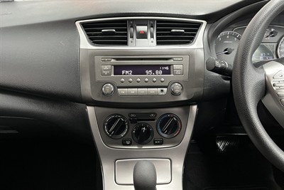 2013 Nissan Pulsar - Thumbnail