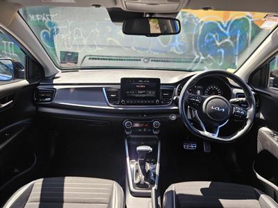 2022 Kia RIO - Thumbnail