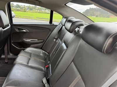 2017 Holden Commodore - Thumbnail