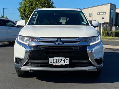2015 Mitsubishi Outlander - Thumbnail