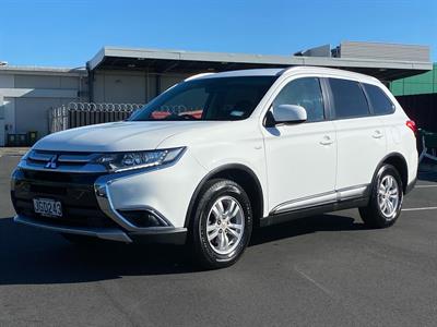 2015 Mitsubishi Outlander - Thumbnail