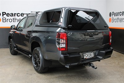2022 Mitsubishi Triton - Thumbnail
