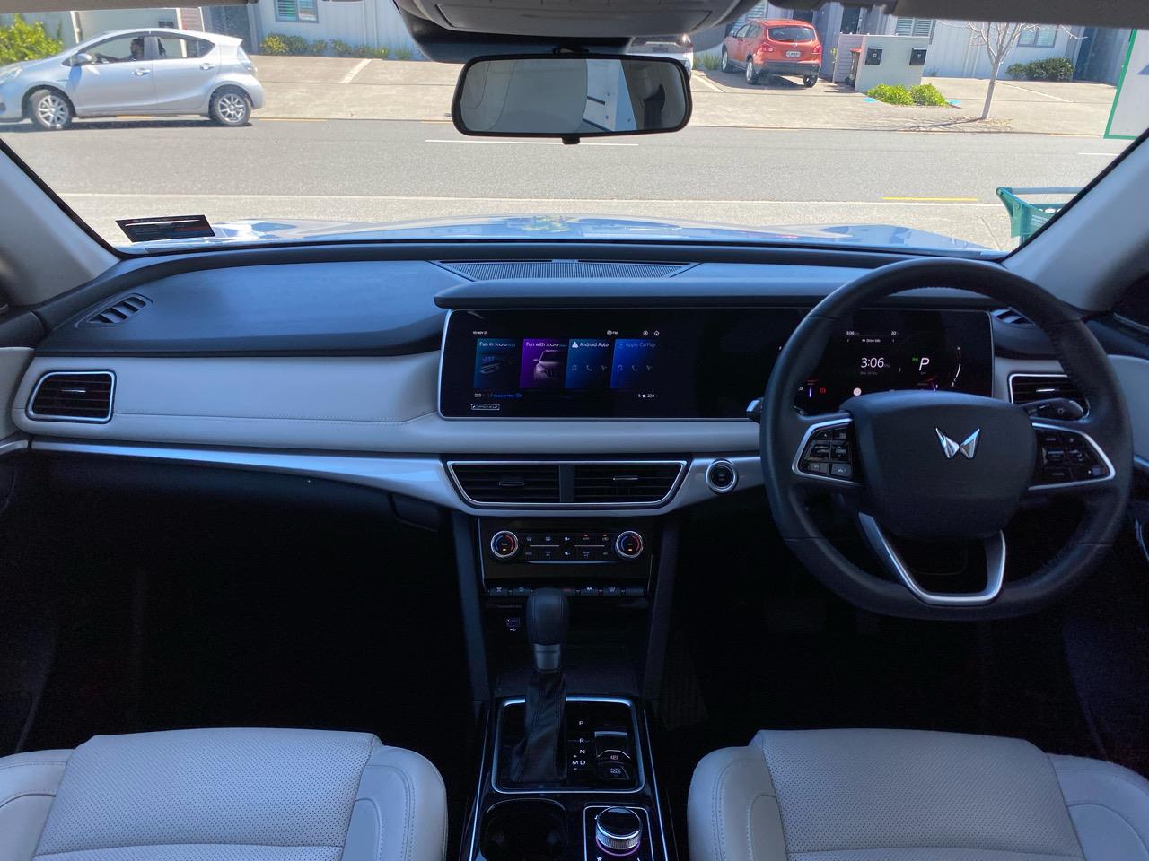 2025 Mahindra XUV700