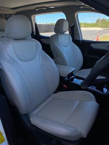 2025 Mahindra XUV700 - Thumbnail