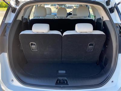 2025 Mahindra XUV700 - Thumbnail